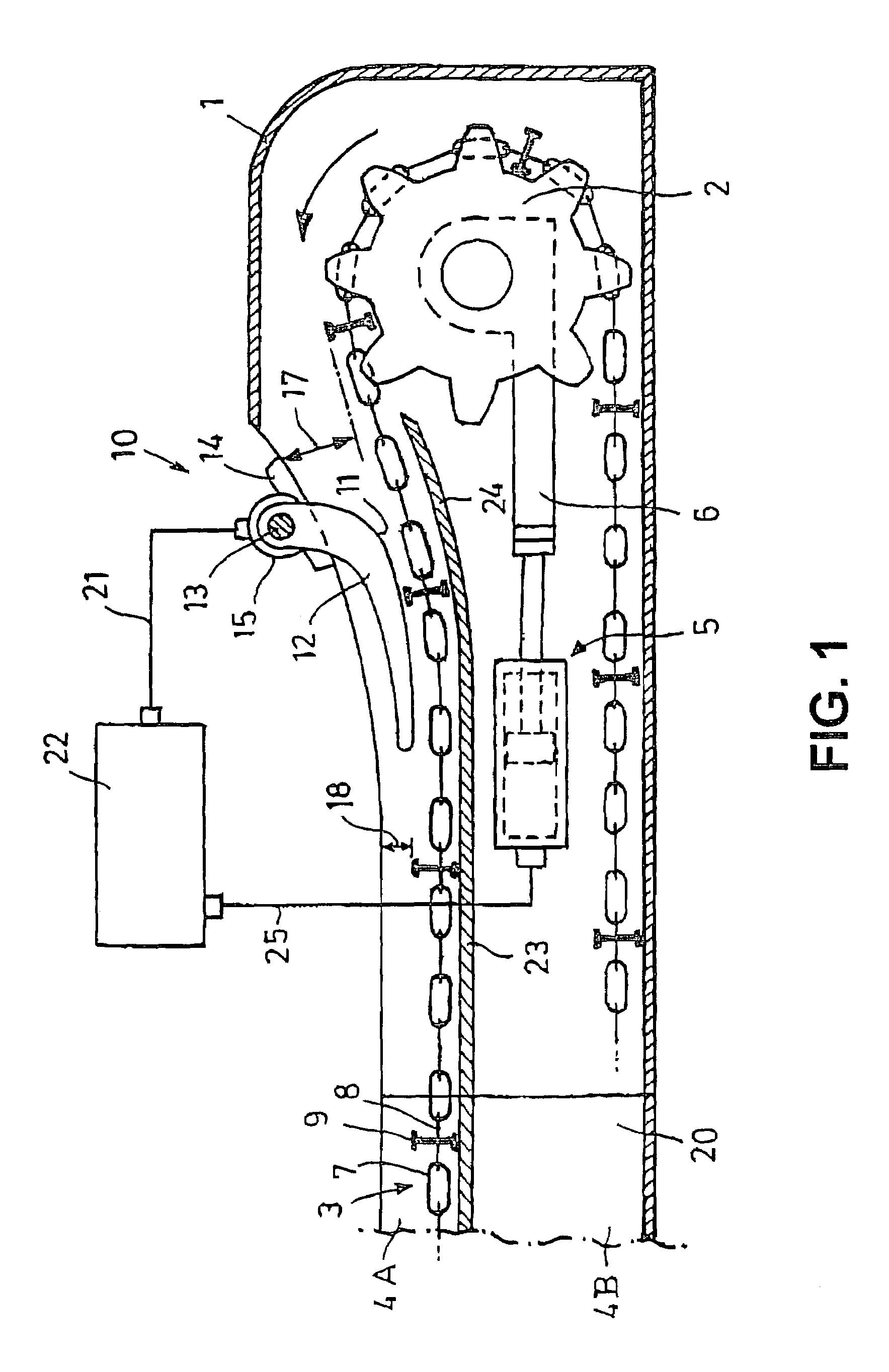 Device for detecting the tension of scraper chains