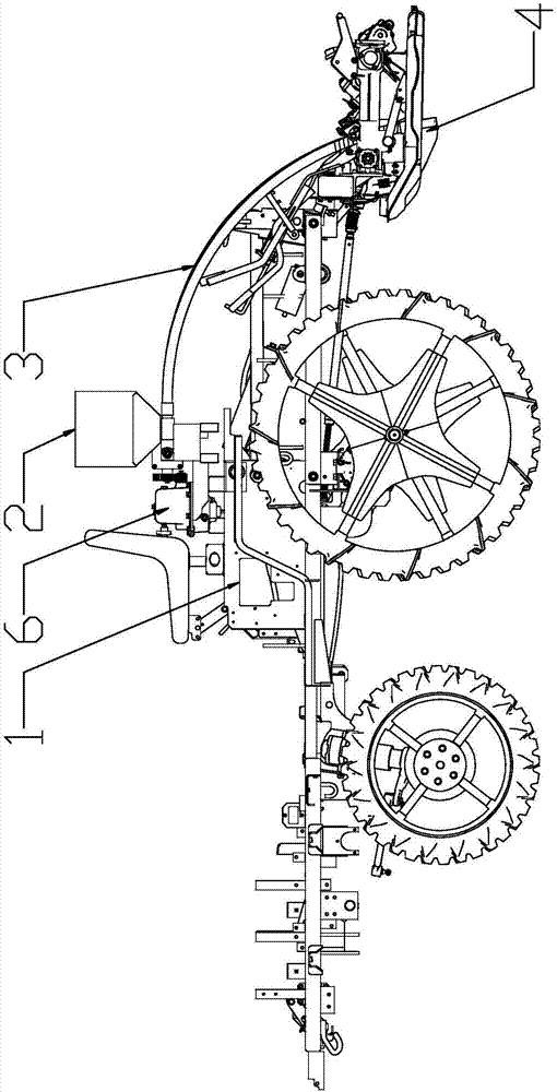 Precise fertilizing mechanism of rice transplanter