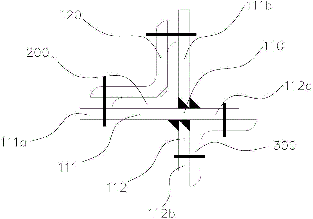 Power transmission tower reinforcing clamps, power transmission tower reinforcing device and power transmission tower reinforcing method