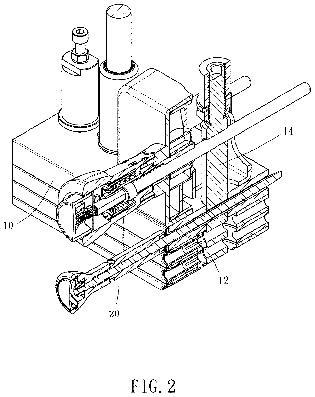 Weight plate gap adjustment device for weight training equipment