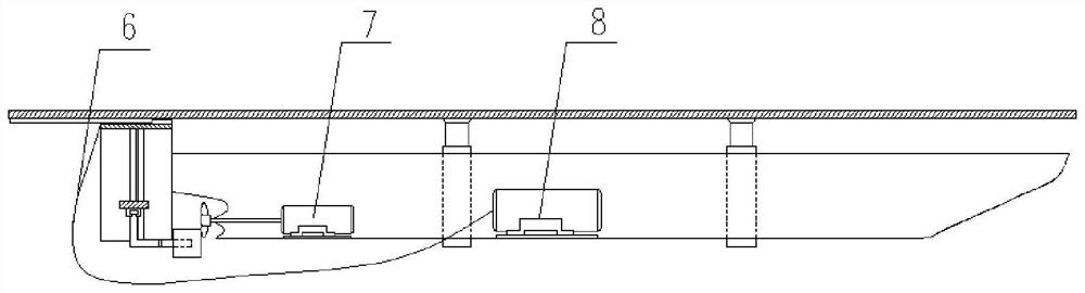 Ice feeding device for cavitation water drum test