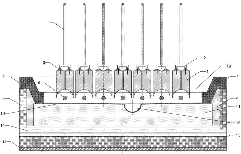 Lining structure of rare earth electrolysis cell, and rare earth electrolysis cell