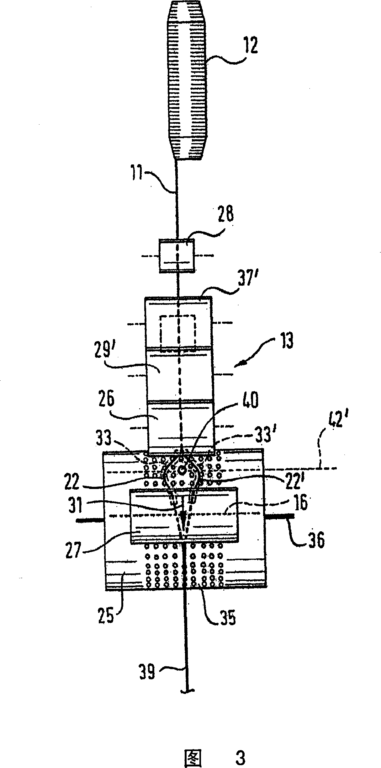 Spinning machine with multi-stage drafting compression unit