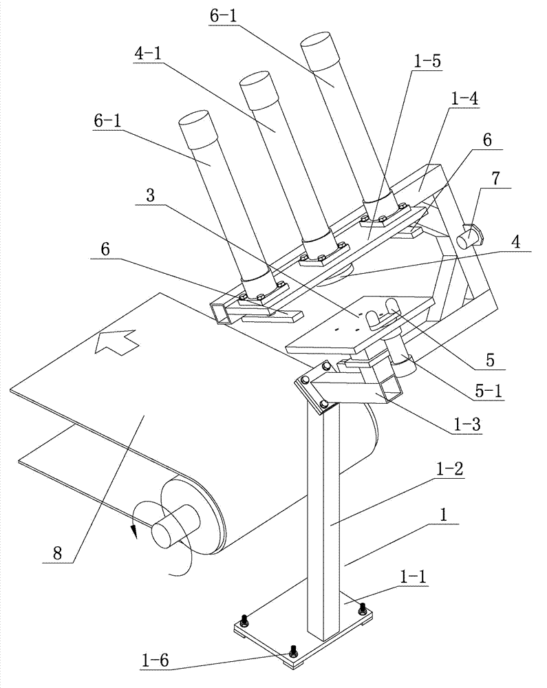 Device and method for automatically removing sprue