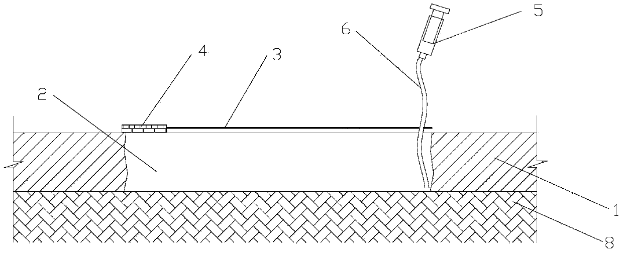 Method for plugging cast-in-situ concrete slab or base-plate crack with microbe-sedimented calcium carbonate