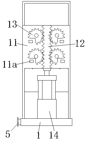 A feeding device for flat yarn