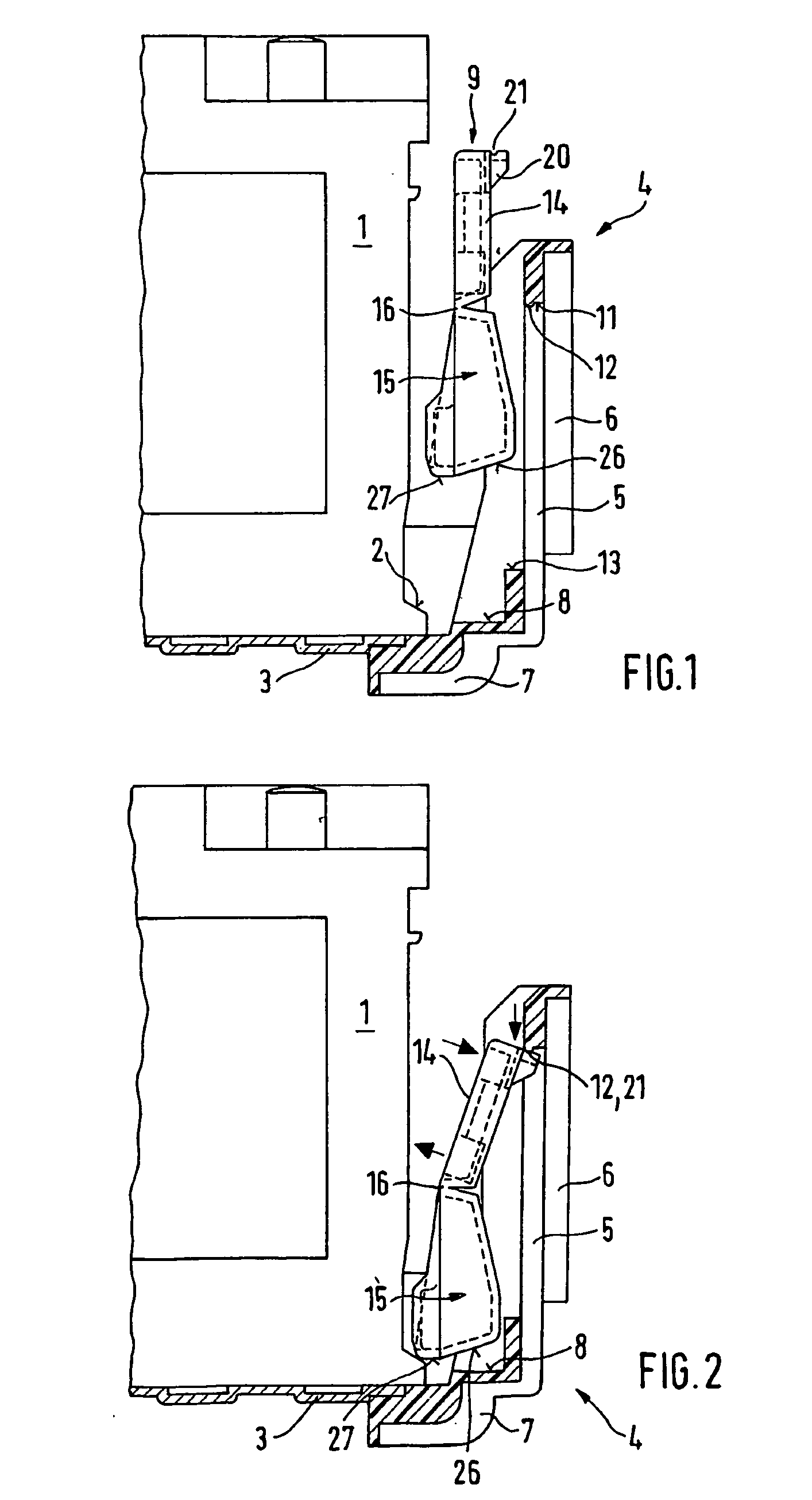 Device for fixing a housing, epecially a housing pertaining to a motor vehicle battery, to a carrier plate