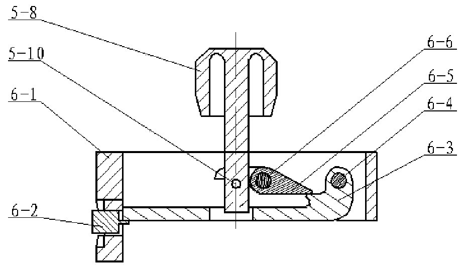 Low-noise trepanning and sinking device suitable for underwater unmanned system