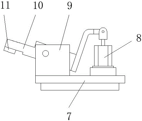 Automobile hub clamping fixture with automatic centering function