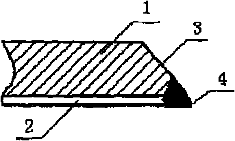 Method for welding circumferential weld between metal thin-wall clad layer and base layer of clad pipe