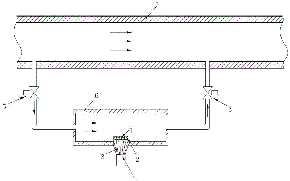 Online measurement apparatus and measurement method of uranium content of uranium-containing liquid