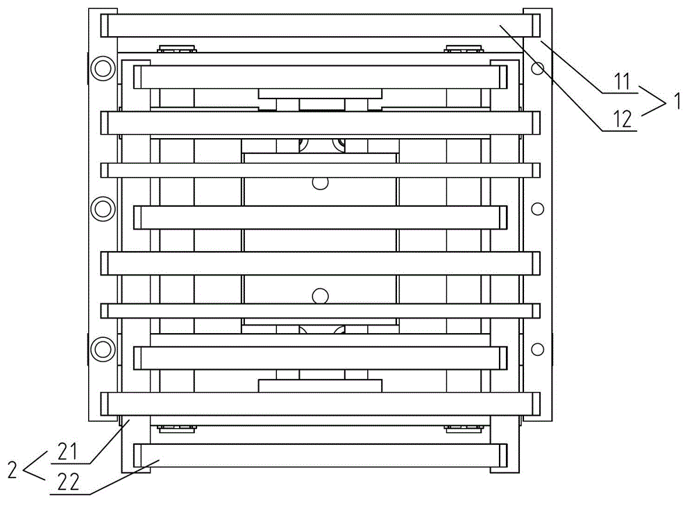 Pole group shaping device for battery clamp