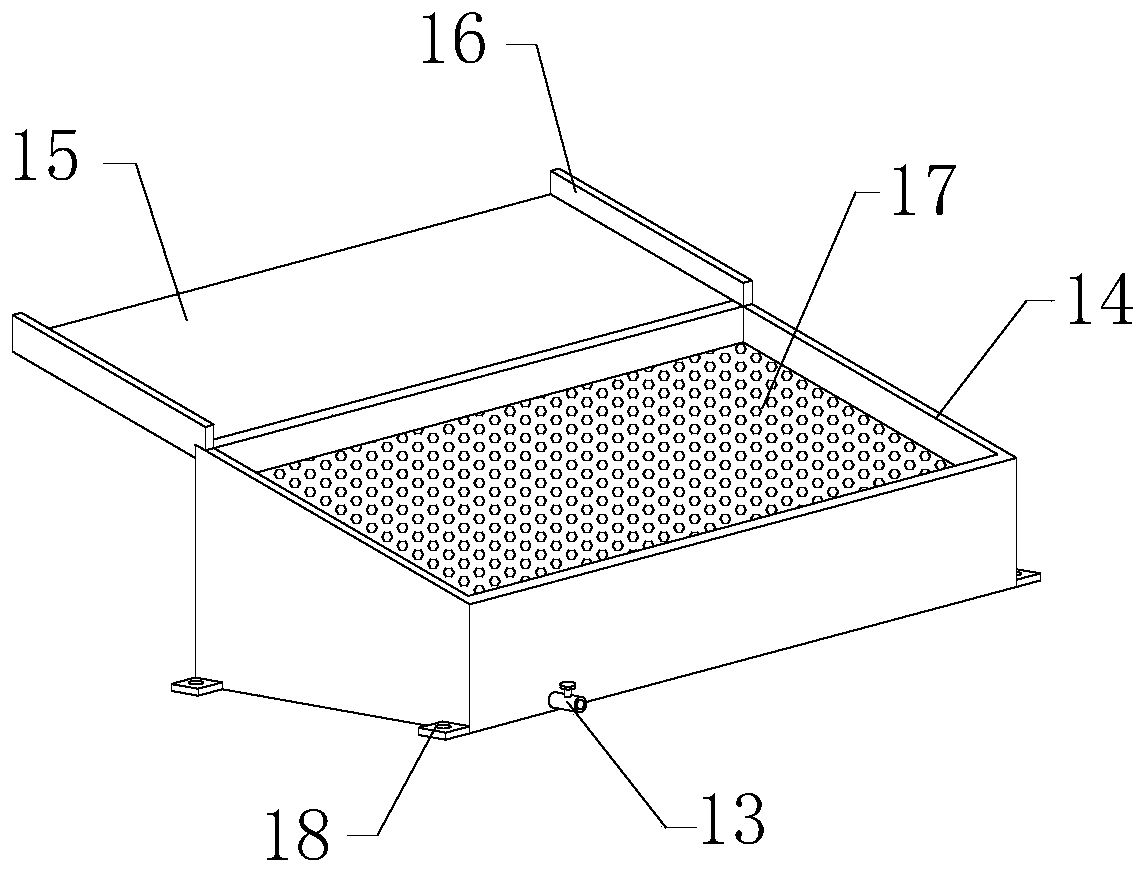 Straw smashing and returning device with function of spraying straw rotting agent