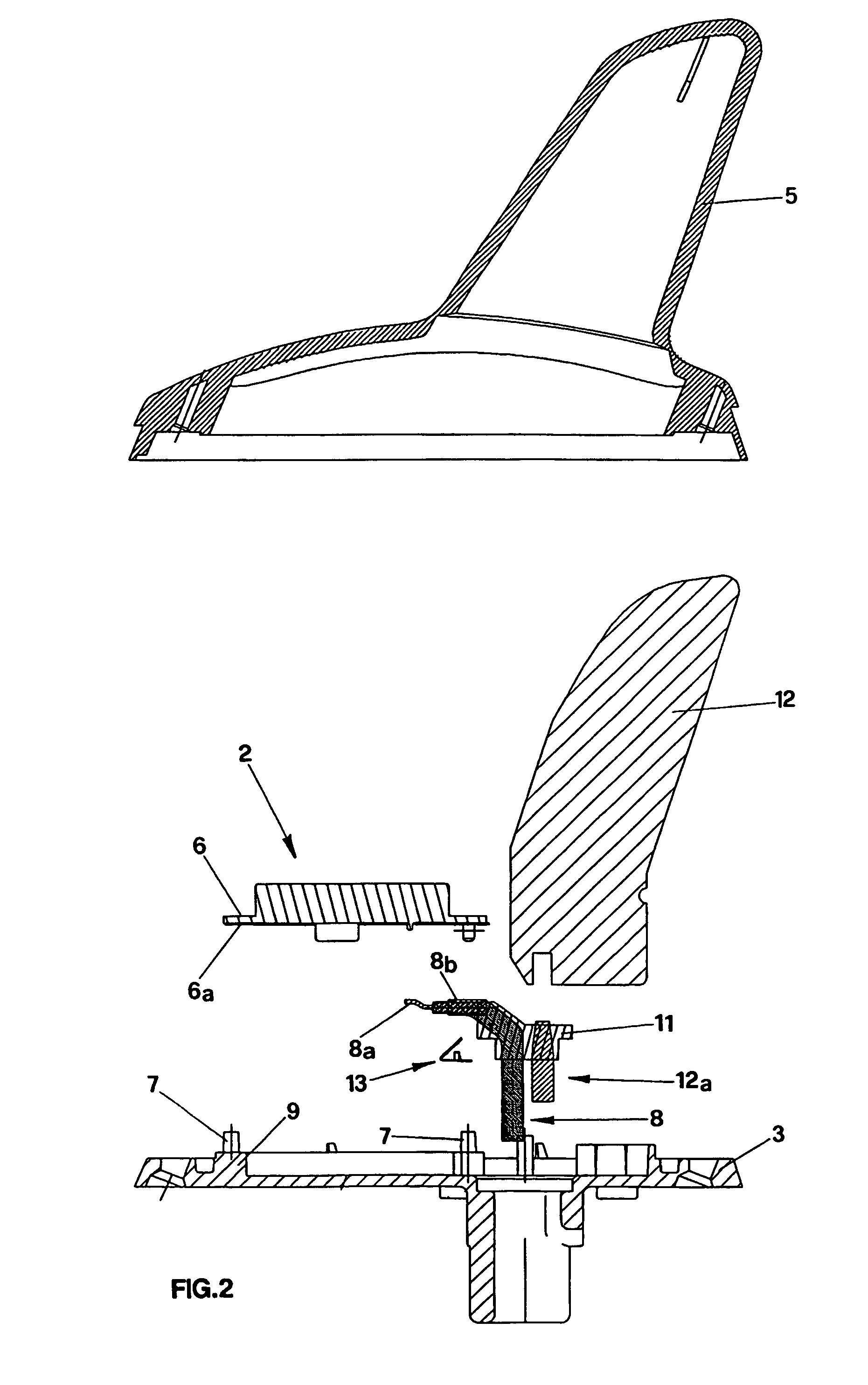 Vehicular antenna with improved screening