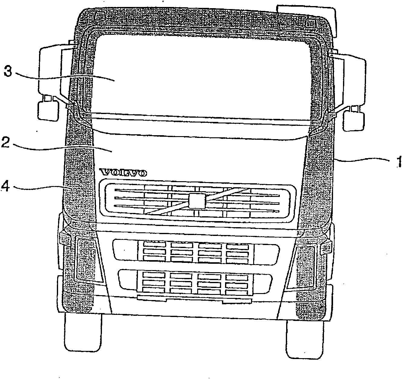 Auxiliary cooler for truck cap and a vehicle provided with a cooling member