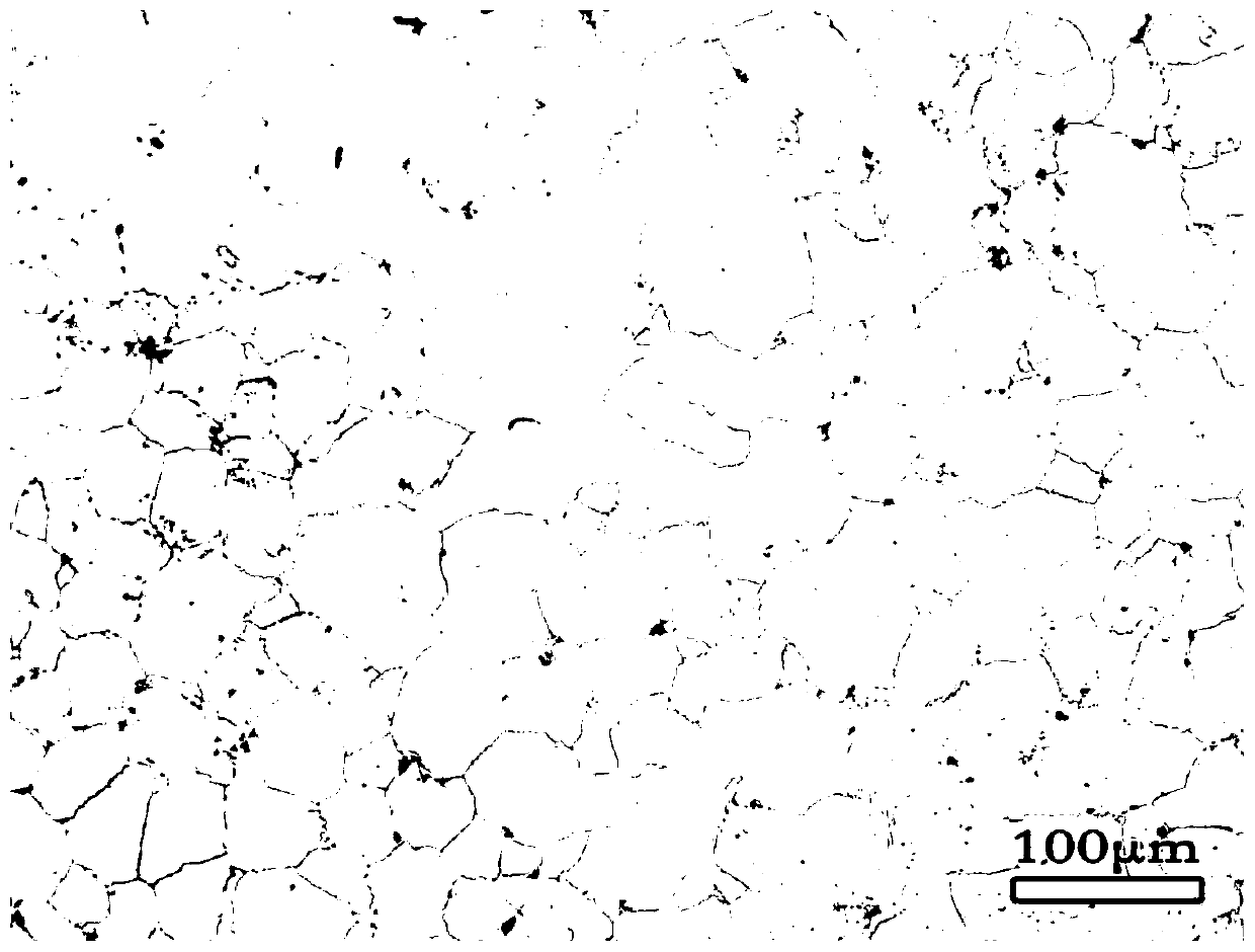 Normal-pressure multi-step sintering method for powder metallurgy of high-density Ti-Nb-Mo series alloy