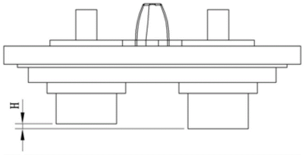 Floating type riveting mechanism for capacitor cover plate