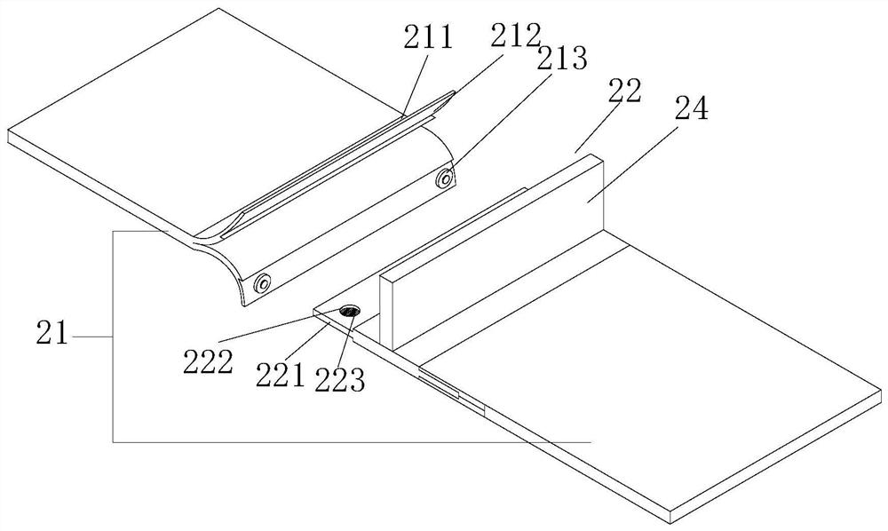 A multi-stage partition conveyor belt structure for food processing