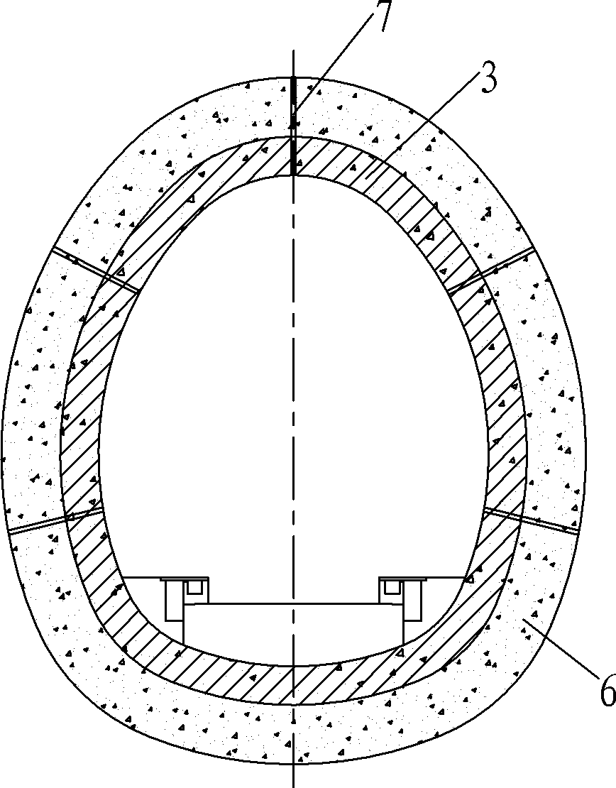 Structure for preventing water at back of tunnel lining from longitudinally streaming