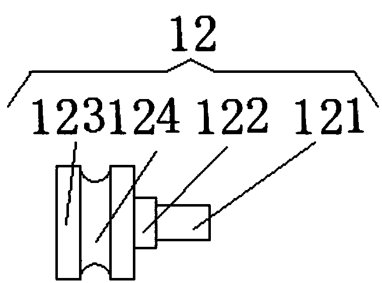 Yarn heating device for spinner