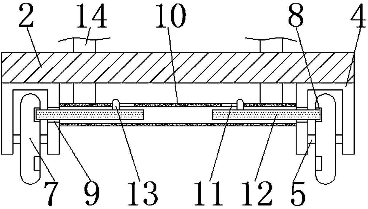 Moving foam fire extinguishing device