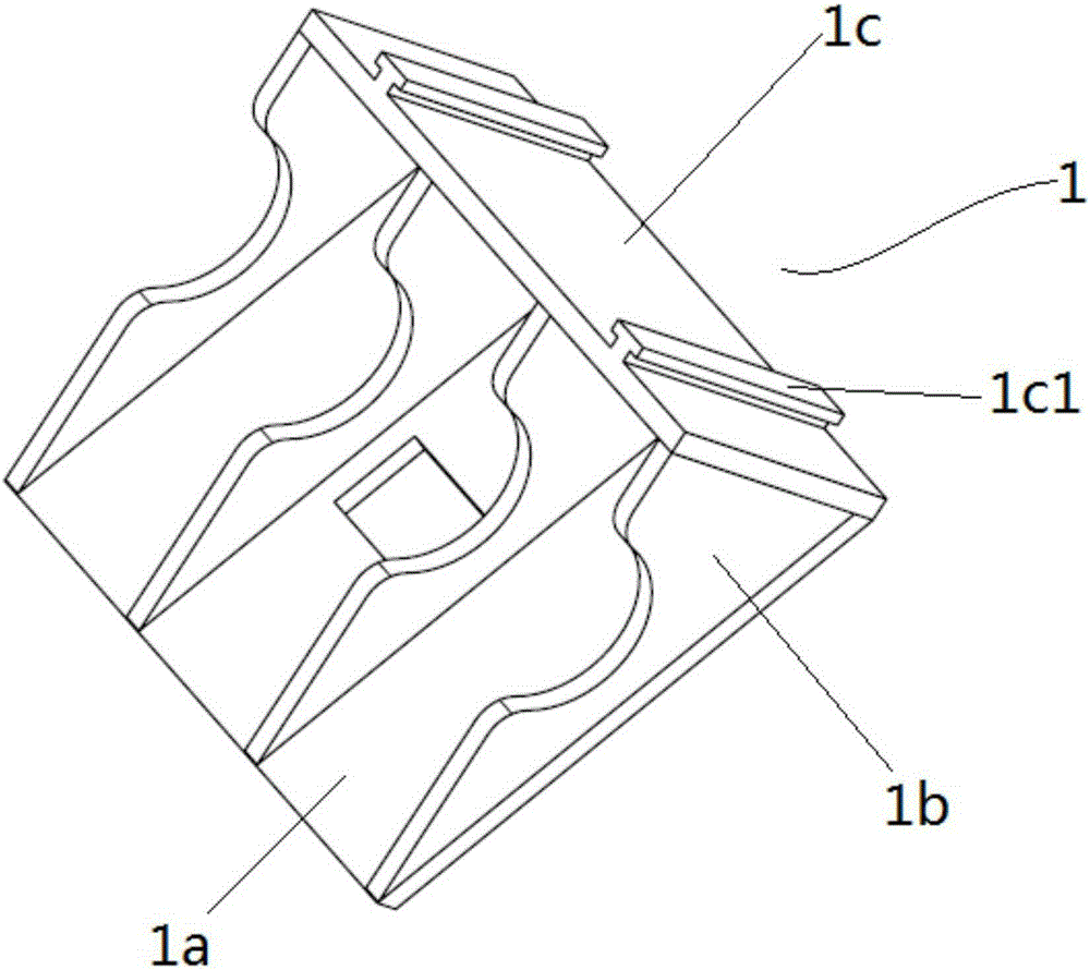 Disassembled and assembled type fire hose protecting bridge