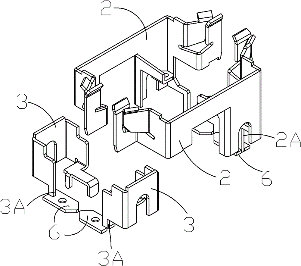 Electric leakage protection socket with discharge metal sheets