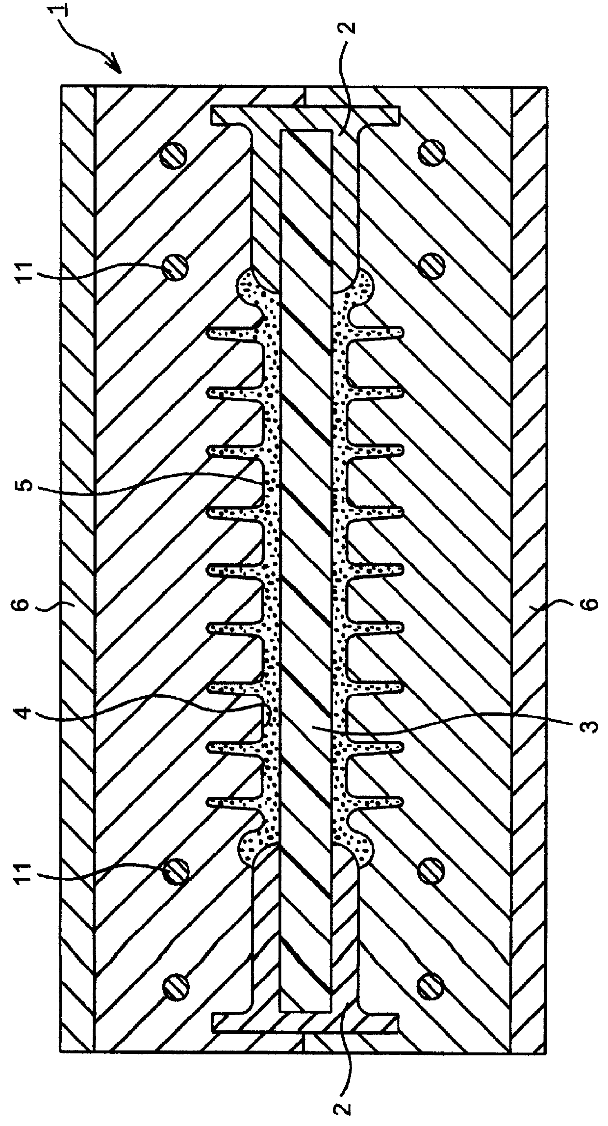 Method of molding composite insulator and metal molding apparatus used for this molding method