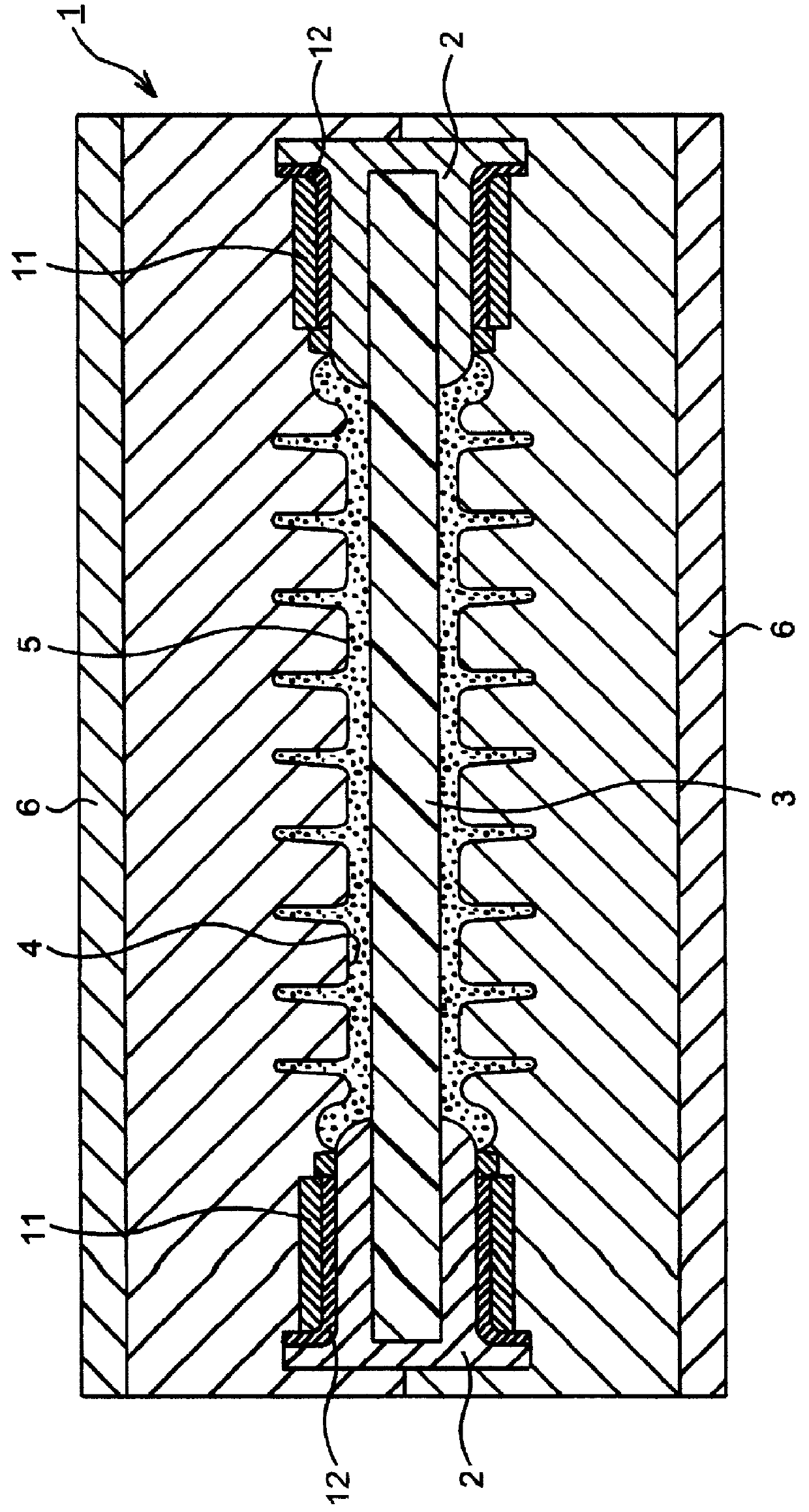 Method of molding composite insulator and metal molding apparatus used for this molding method