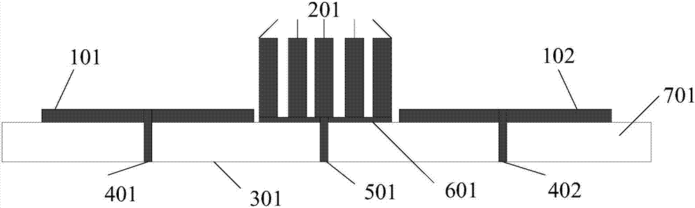 Microstrip antenna array applied periodic spatial wave blocking and decoupling structure