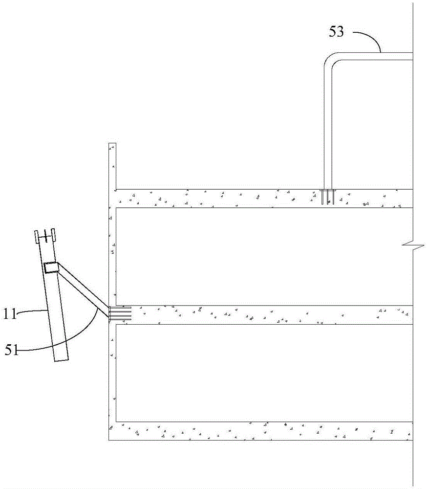 Mounting structure of soar-grille hyperbolic cantilever and mounting method of soar-grille hyperbolic cantilever