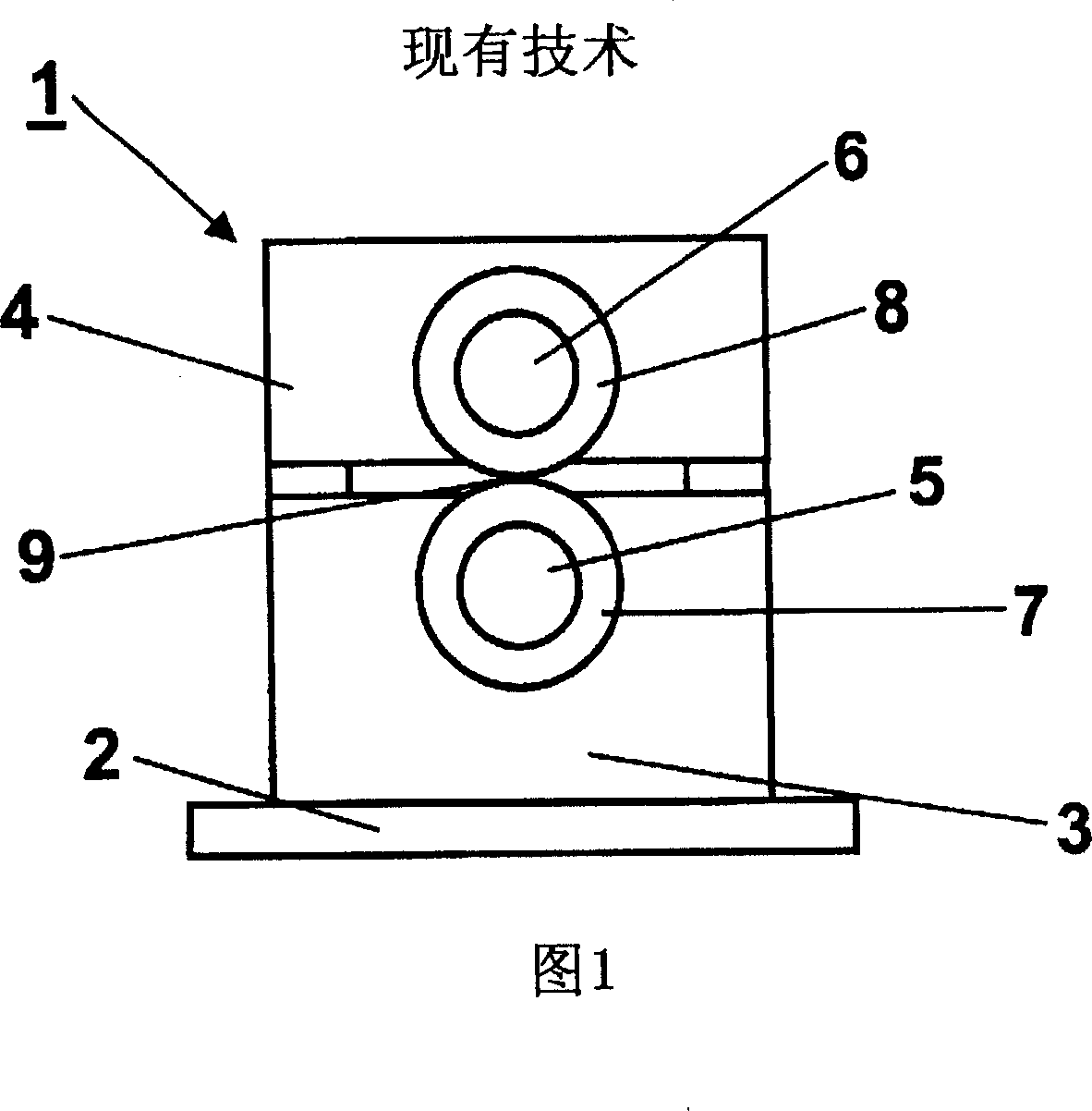 Compact cantilever rolling mill and a method of producing a metallic product