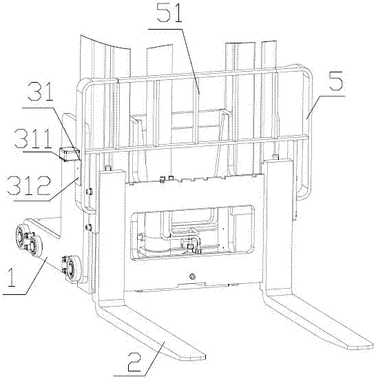 An automatic leveling device suitable for industrial vehicles