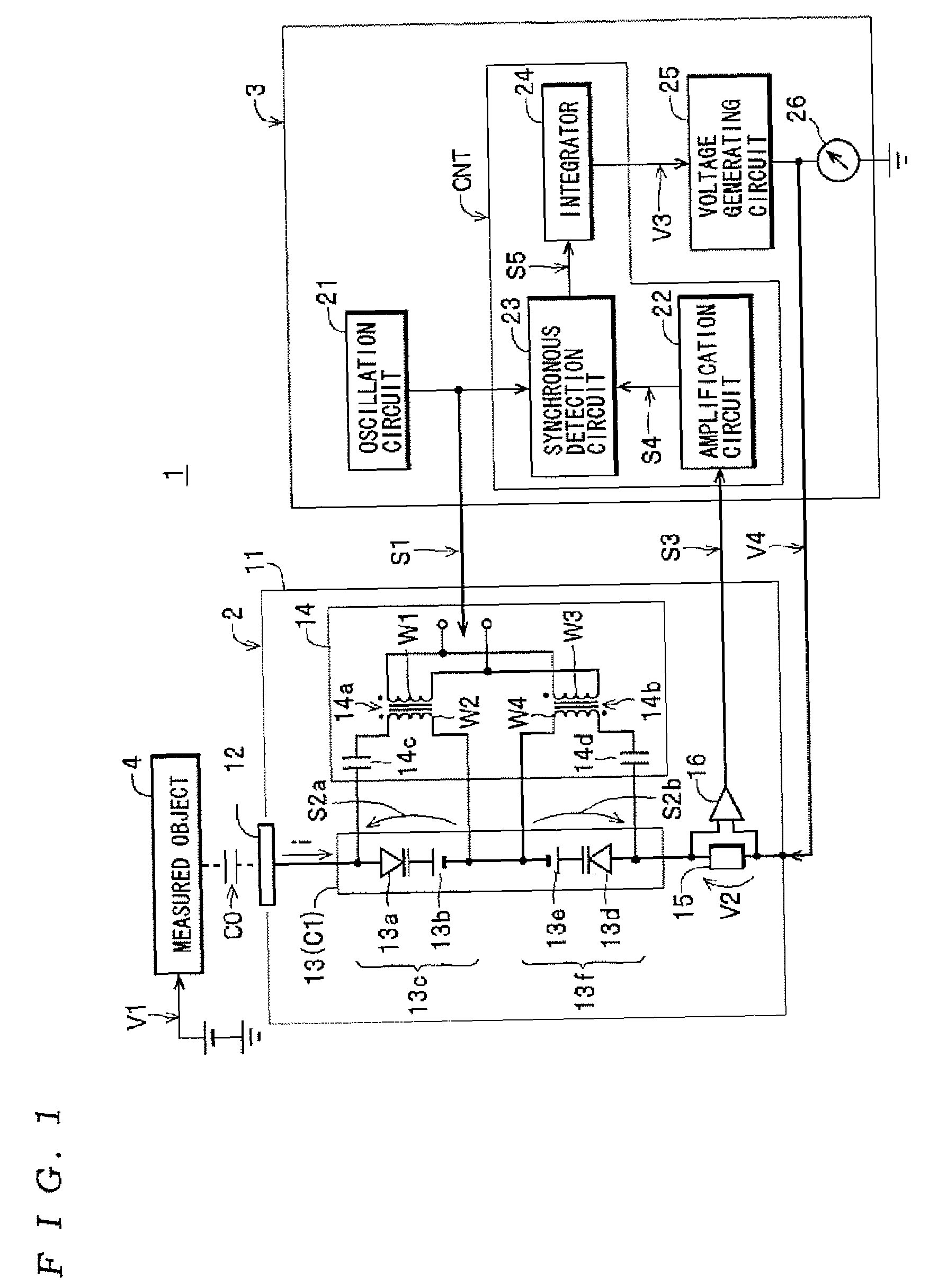 Voltage measuring apparatus and power measuring apparatus