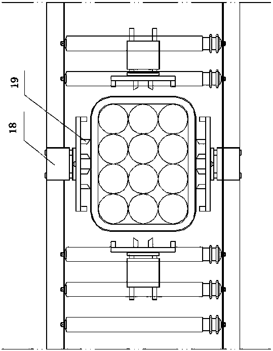 Liquid inoculation machine and plug sponge device suitable for inoculation of nest bacteria packs