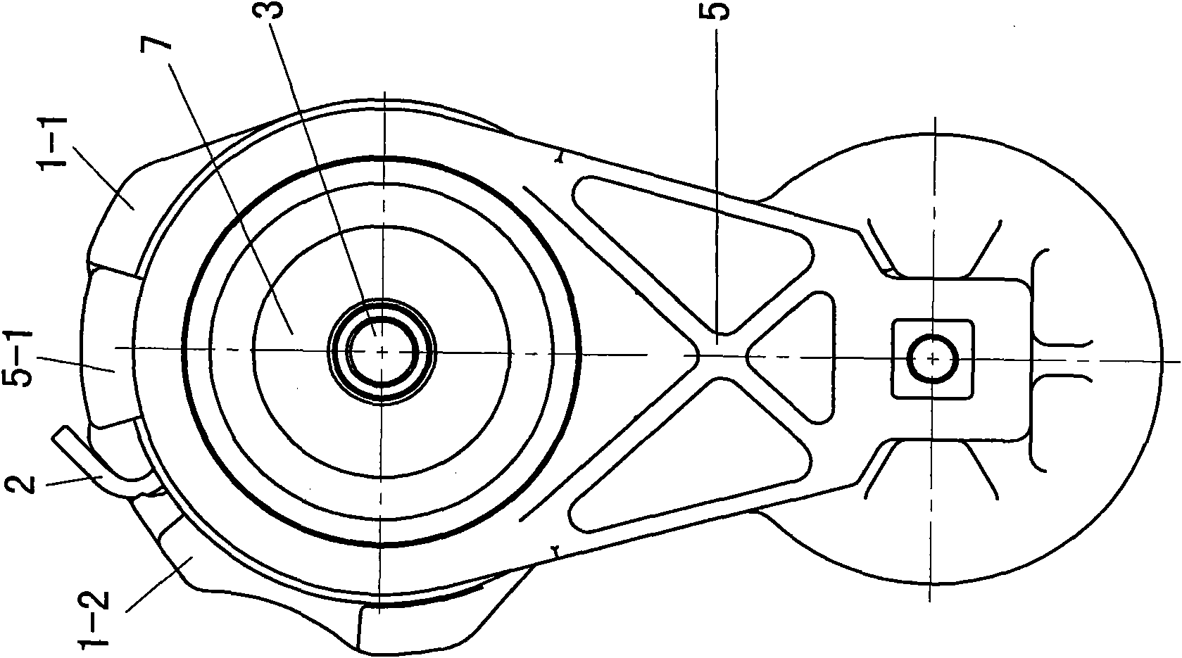 Belt tensioning device of vehicle engine