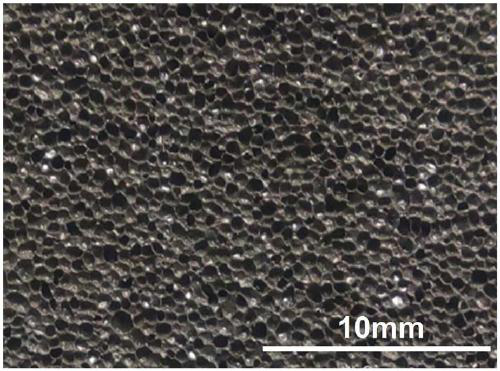 A method of using solid waste to prepare lightweight thermal insulation wall material