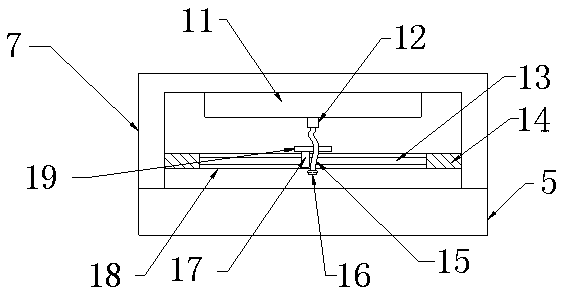 Convenient-to-iron textile fabric processing device