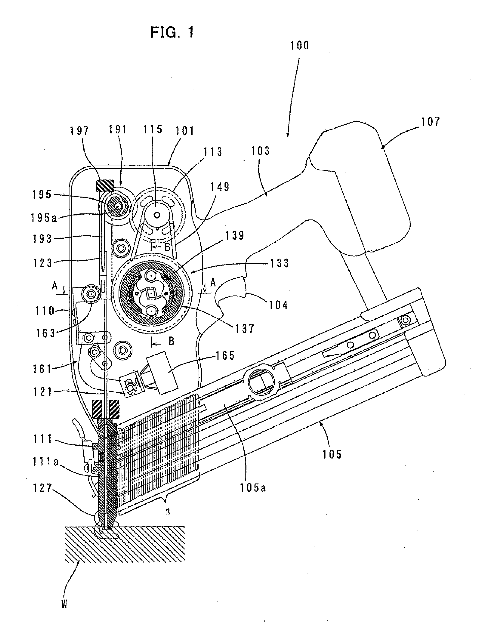 Driving tool