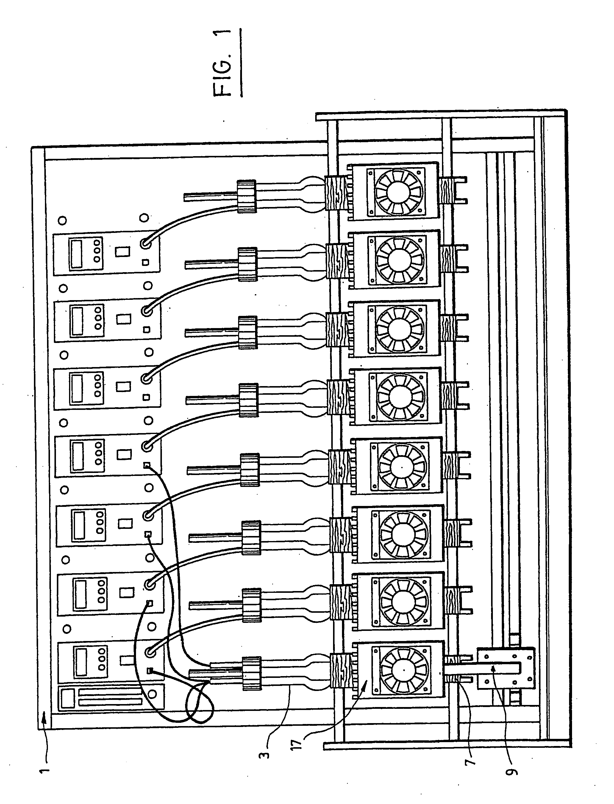 Robotized platform for cell cultures in miniature reactor batteries, equipped with a system for real time measurement of cellular turbidity or other optical properties