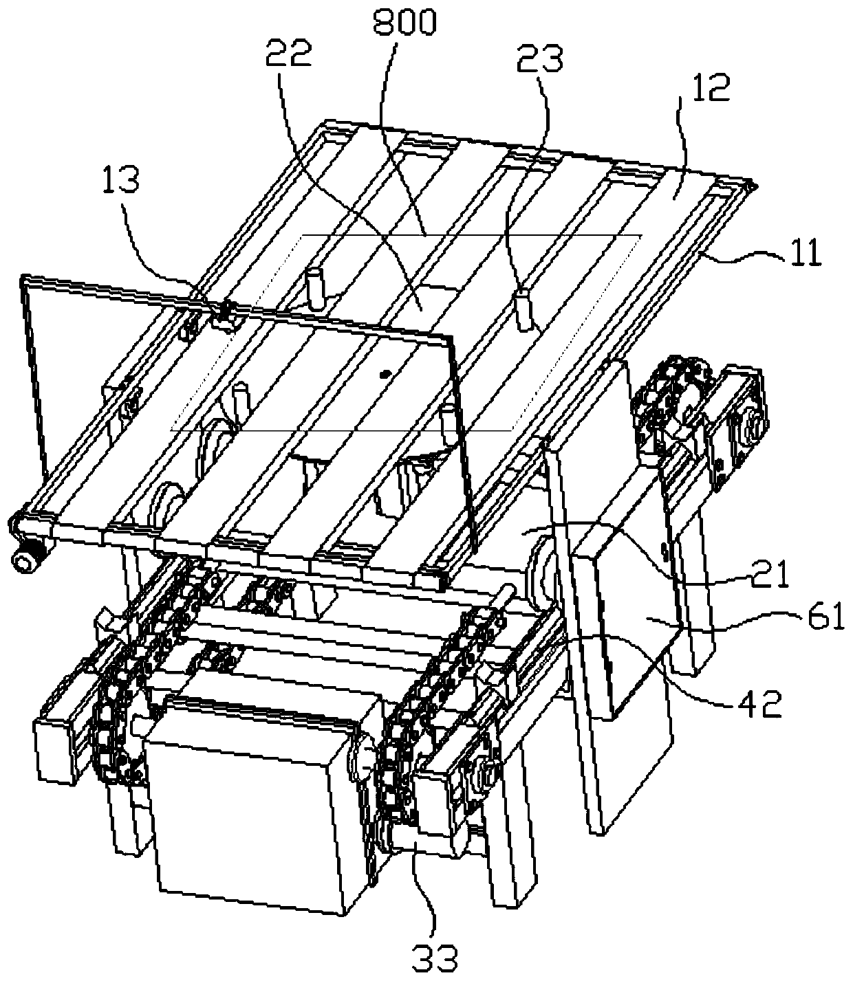 Leather conveying traveling automatic deviation correcting device and method