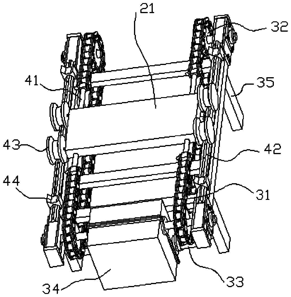 Leather conveying traveling automatic deviation correcting device and method