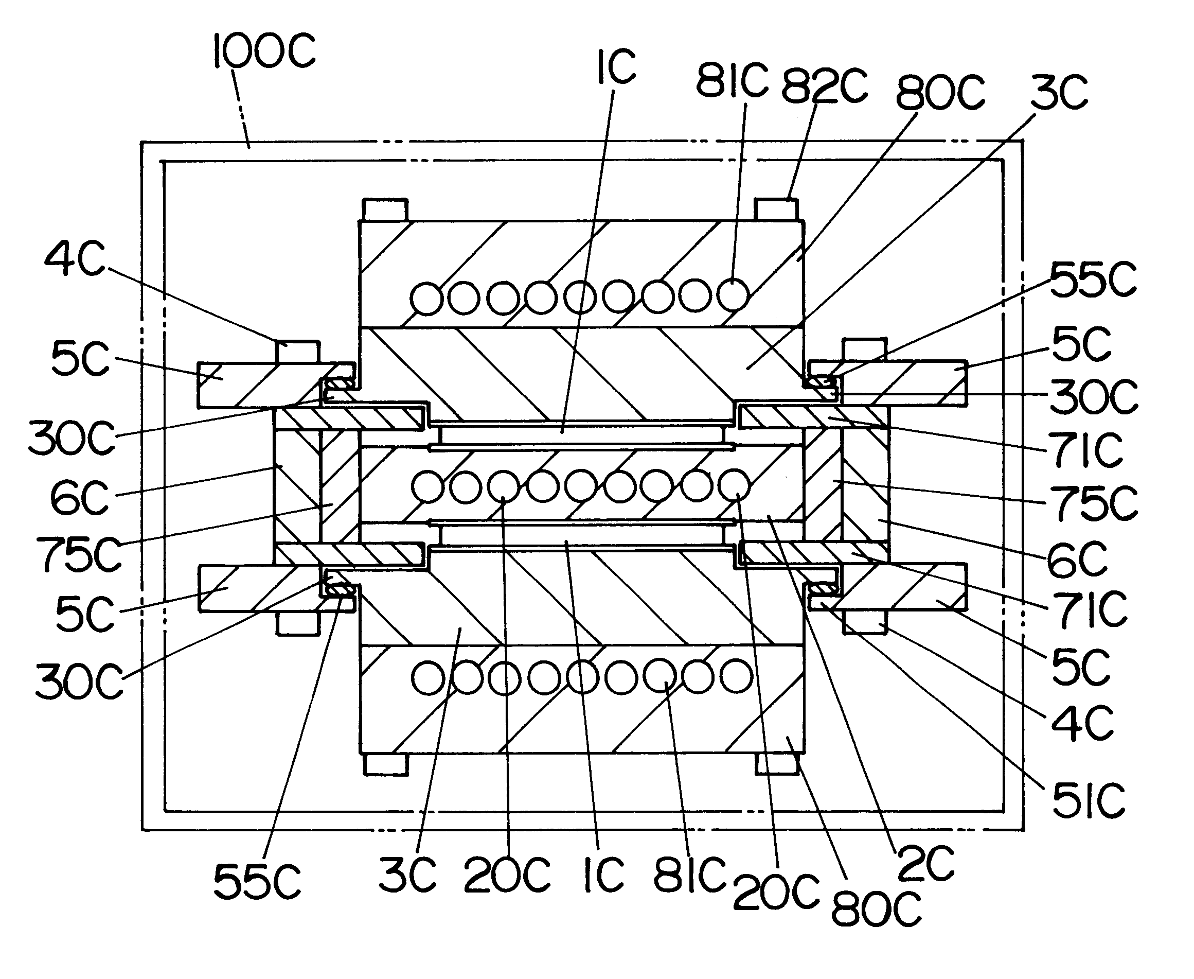 Apparatus for controlling temperature of fluid by use of thermoelectric device