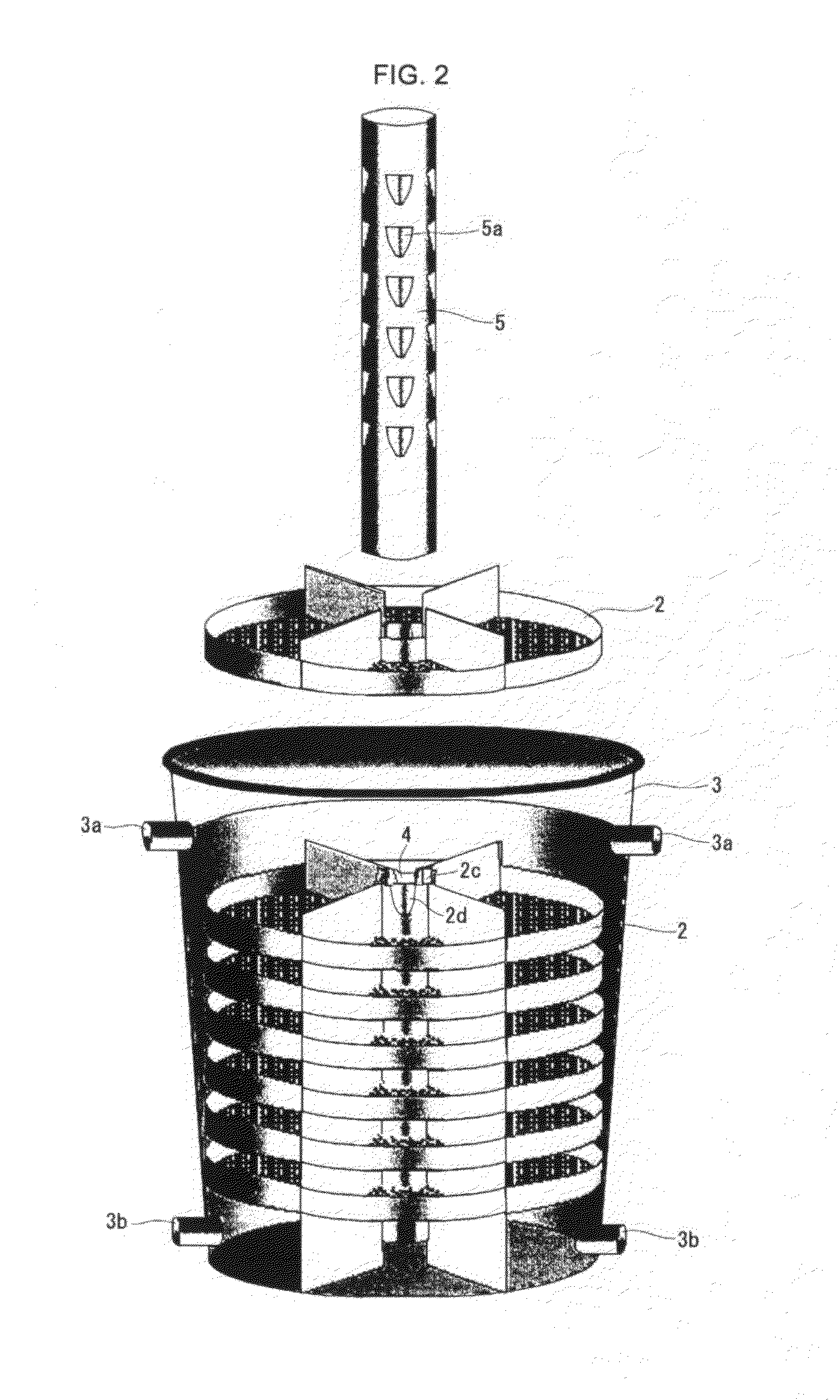 Device for farming benthic organisms such as bivalves