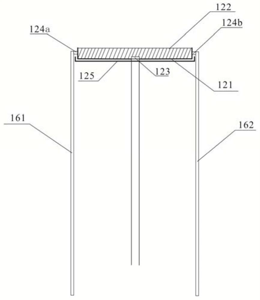 Solar distillation device based on interface evaporation and water purification method