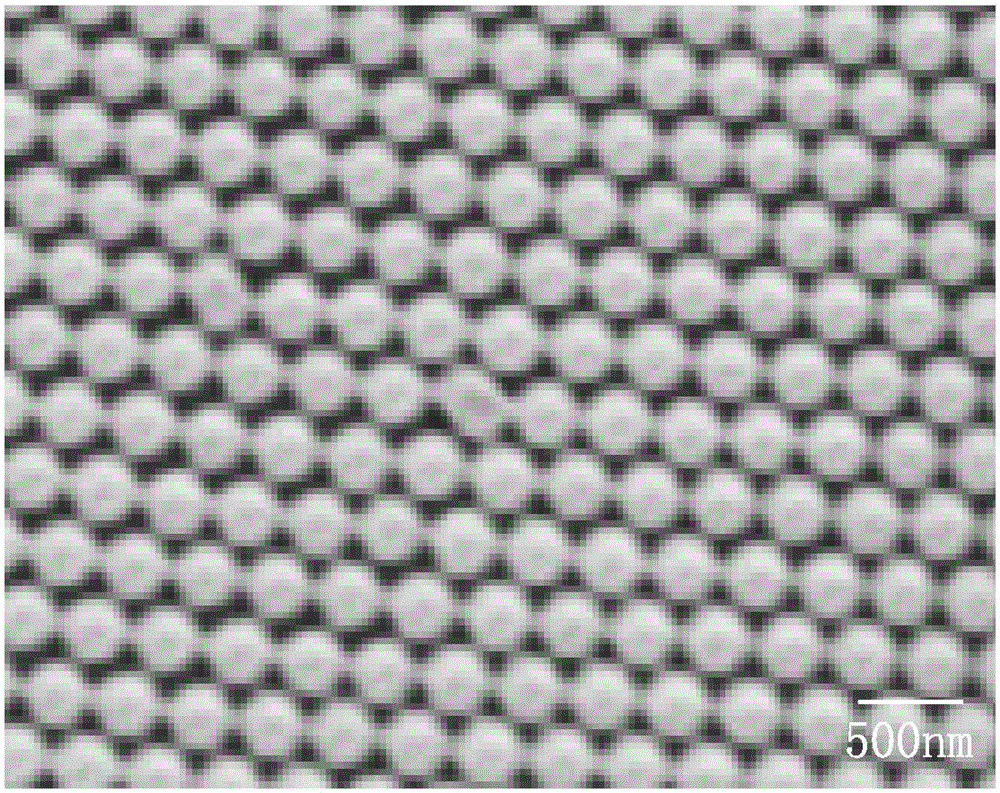 Method for preparing photonic crystal with inverse opal structure through ultraviolet radiation