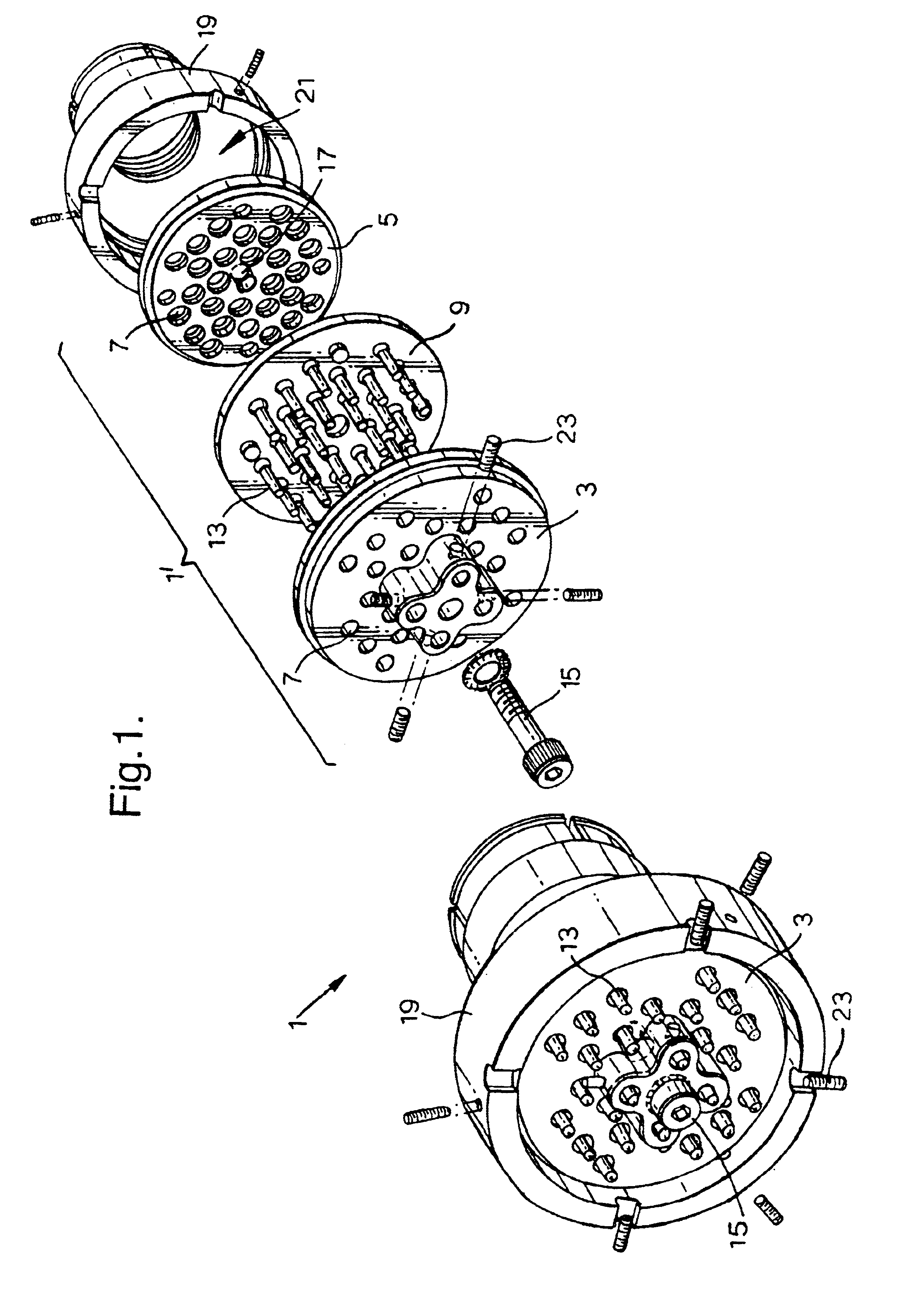 Longitudinally activated compression sealing device for elongate members and methods for using the same