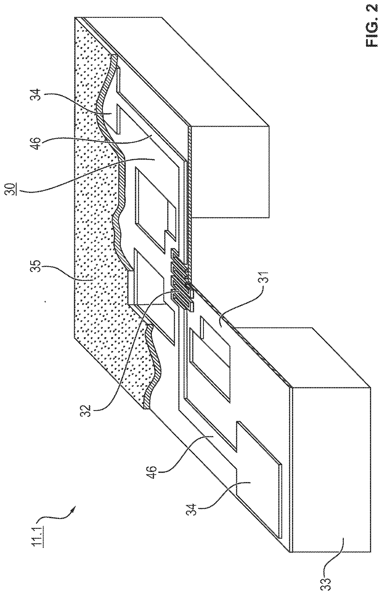 Gas detection device with a detector and with a compensator and gas detection process with such a gas detection device