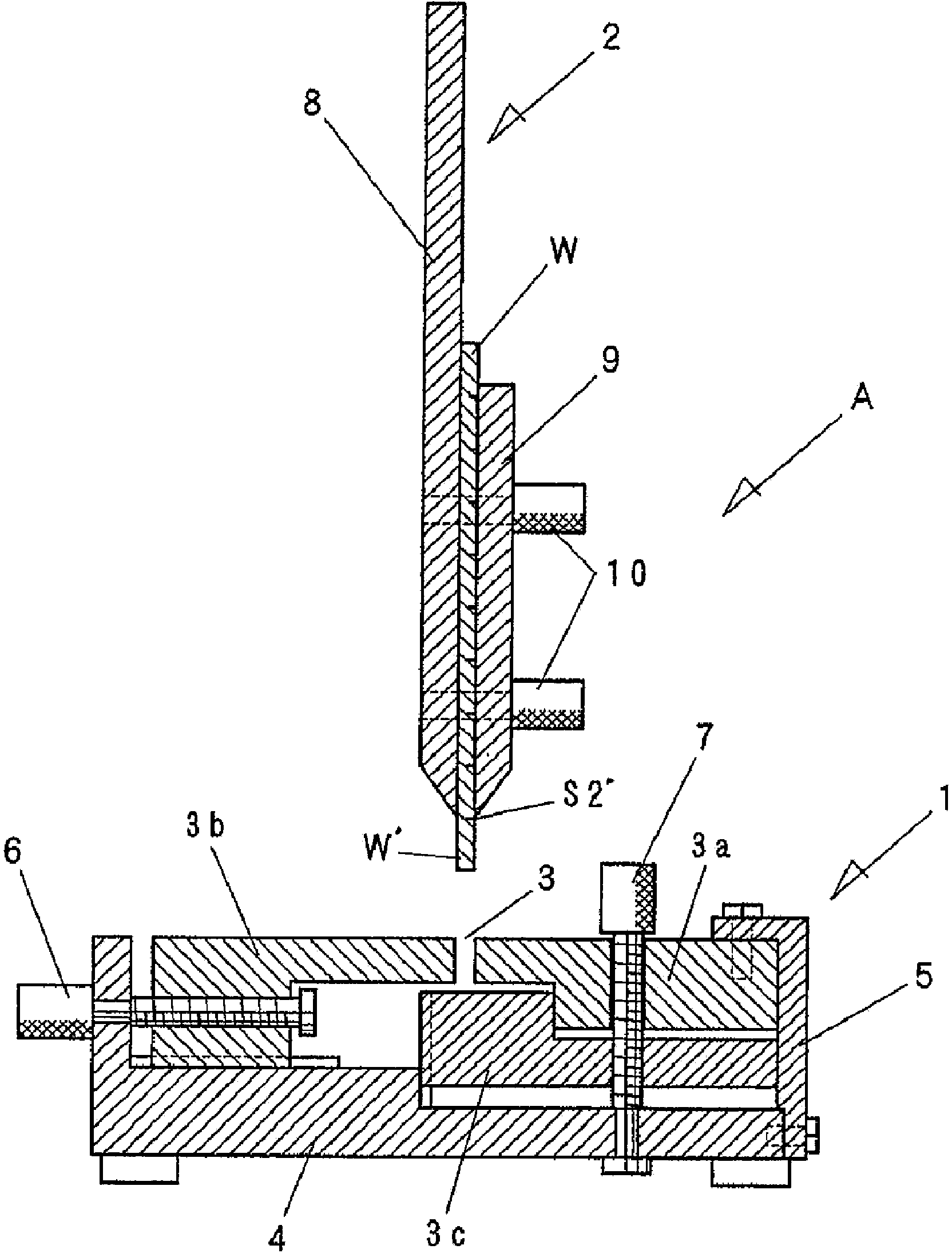 Brittle material base board parting tool and brittle material base board supporting fixture