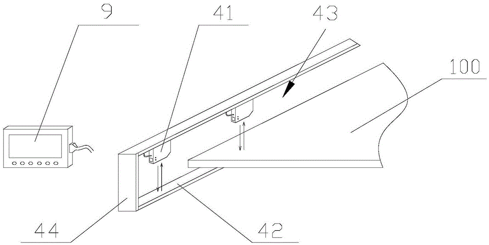 Splitting machine used for cutting sponges or vertical cotton